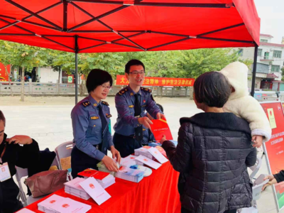 宪法进农村 法治润民心——市交通运输执法局协同市直有关部门赴澄海区莲上镇开展宪法宣传活动